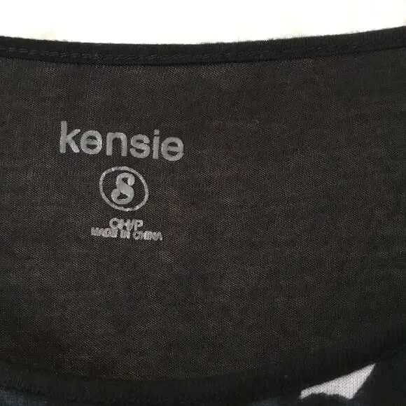 Kensie Black and White Abstract Print Top - Picture 3 of 16